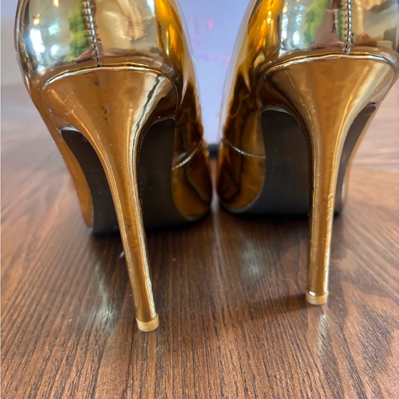 Elegant Gold Stiletto Heels - Picture 2 of 5